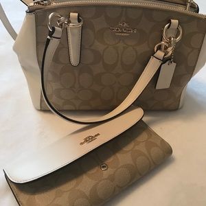 Coach purse and wallet set